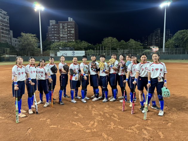 TRUST ME台灣國旗元素棒壘球專用襪 2